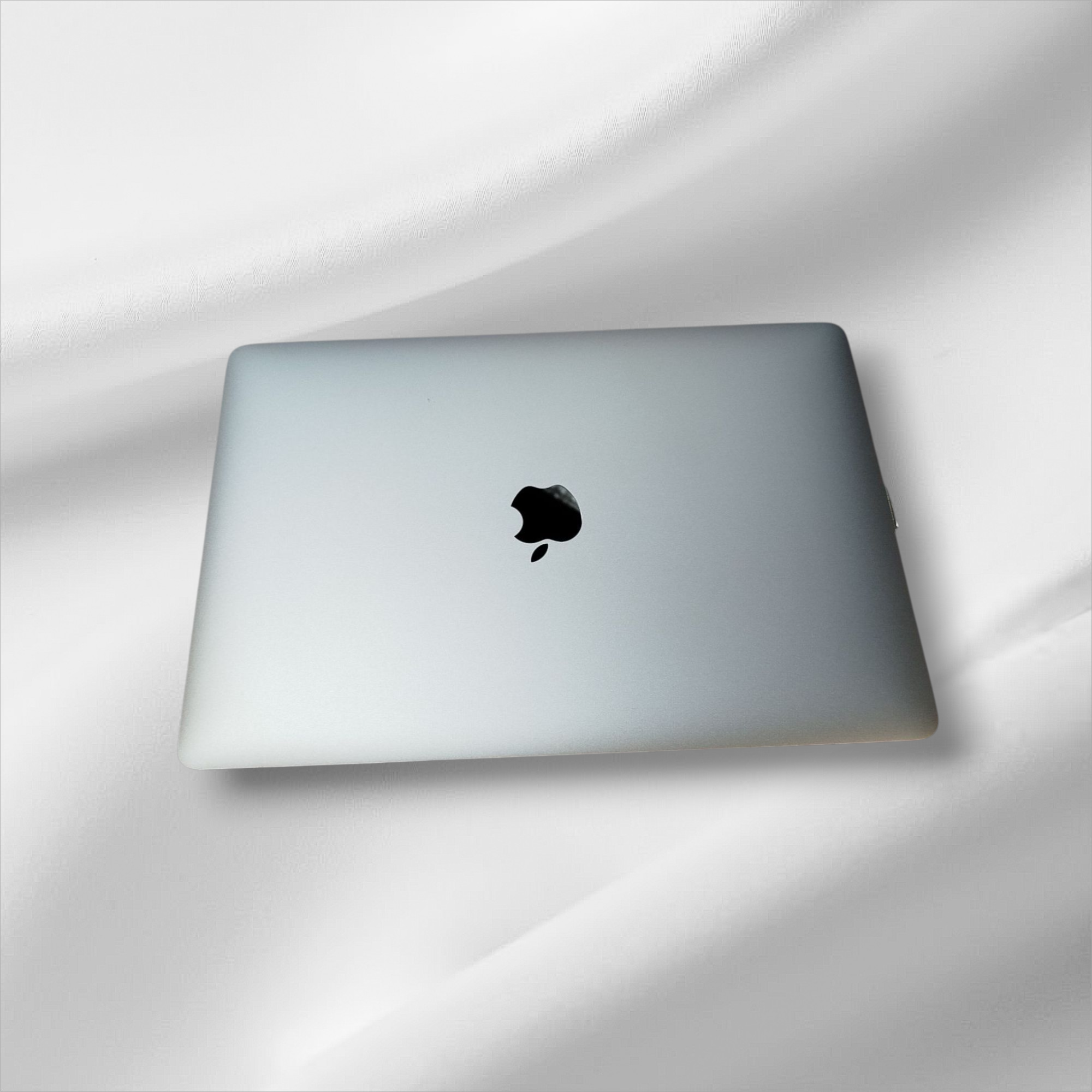 MacBook Air Retina 2020 - Core I5 - 1.1 GHz - 256 Go M2 SATA - 16 Go RAM - 13,3 "