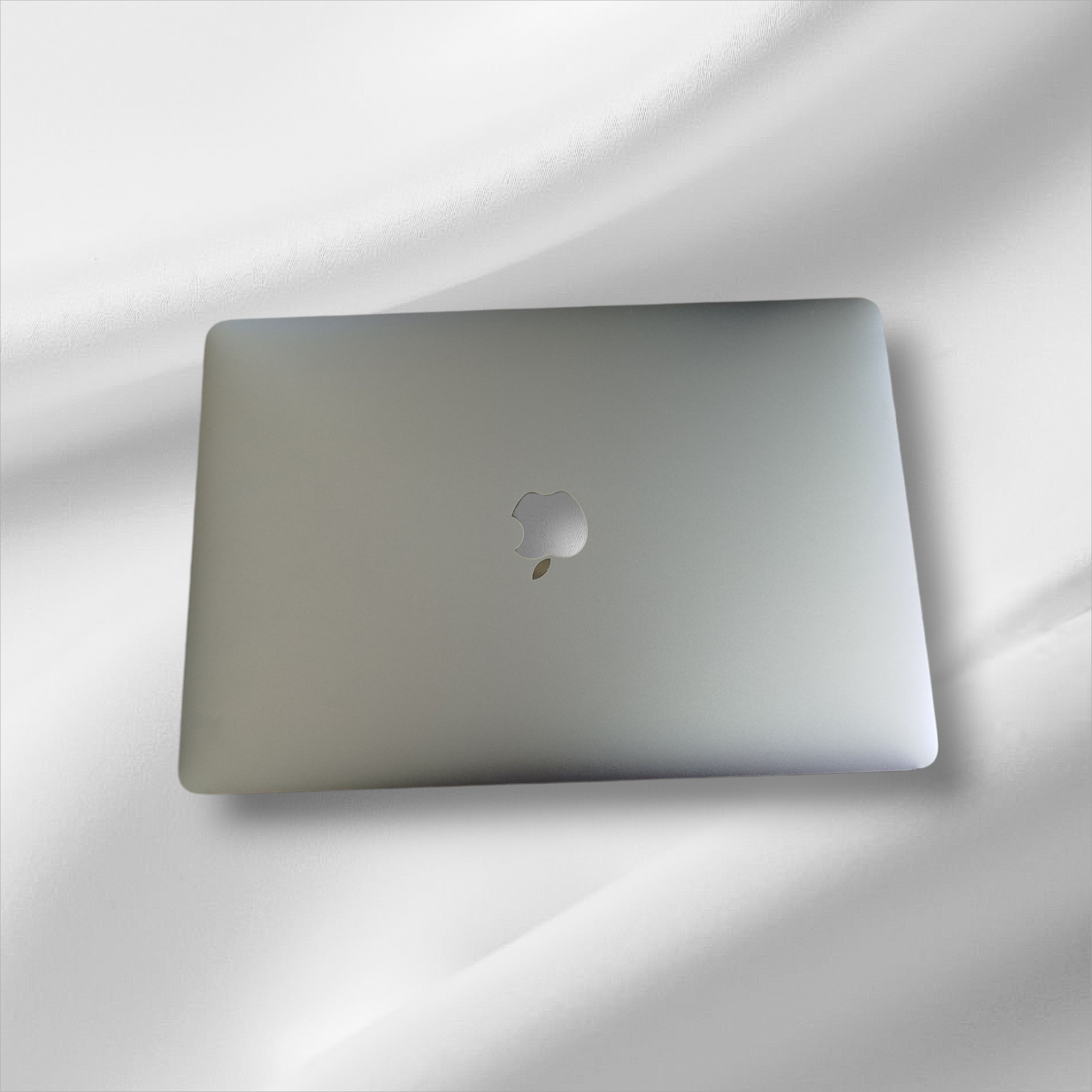 MacBook Pro Retina 2020 - Core i7 - 2.3 MHz - 512 Go M2 SATA- 32 Go  RAM - 13 "