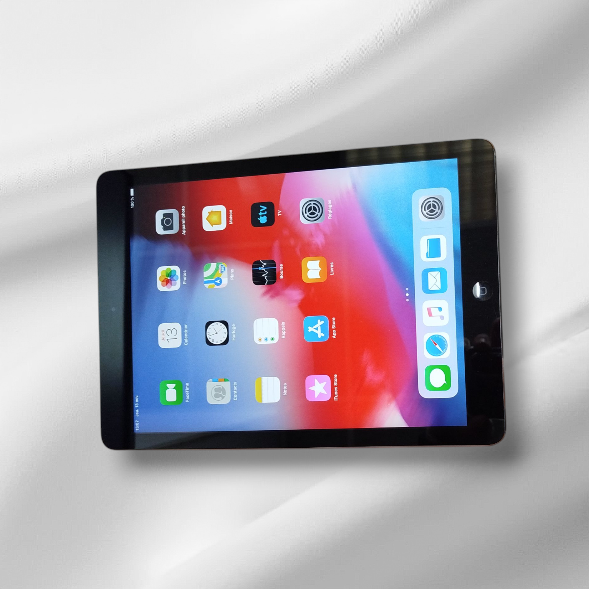 APPLE iPad AIR A1474 (Fin 2013 début 2014)- 9,7'' Retina - 32 Go - Gris sidéral