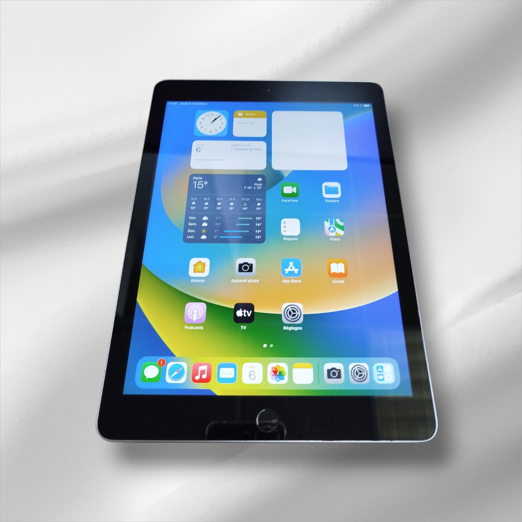 APPLE A9 IPad - 5ème gén - 9,7'' tactile - 32 Go - gris sidéral